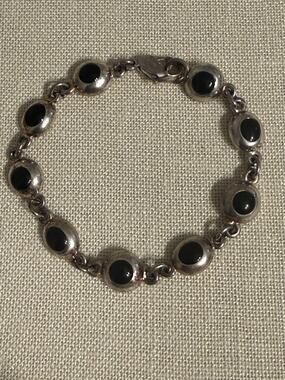 Vintage Liz Claiborne LC Black Cabochon Link Bracelet